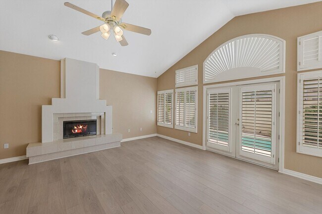 Building Photo - 8133 Horizon Lake Dr