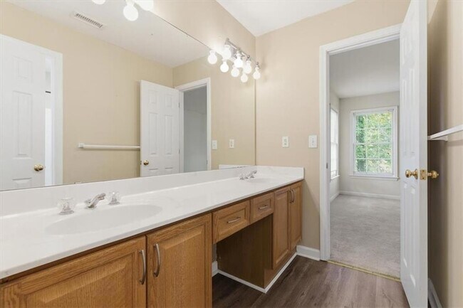 Building Photo - 3986 Fox Glen Dr