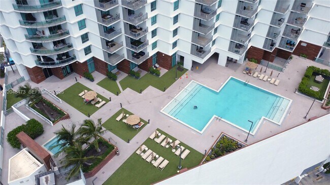 Building Photo - 350 S Miami Ave