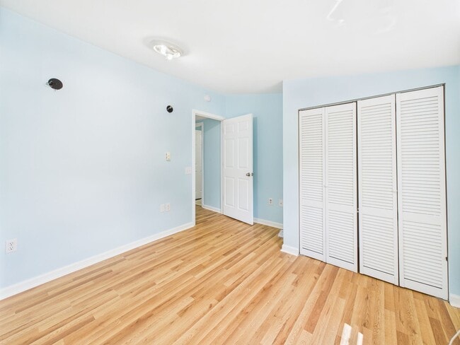 Building Photo - Charming 2-Bedroom near Gypsy Hill Park