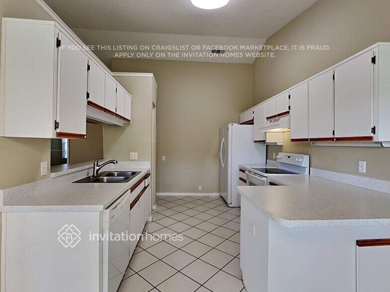 Building Photo - 14228 Spanish Wells Dr