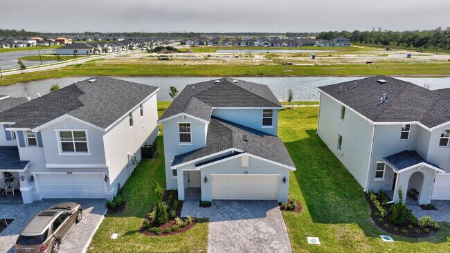 Building Photo - Luxurious Living: Spacious 5-Bedroom Home with Scenic Views in Port Saint Lucie!