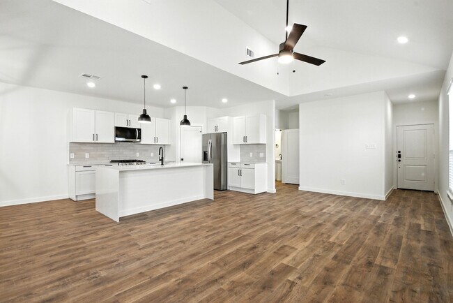 Building Photo - 1860 Dry Cherry Ln