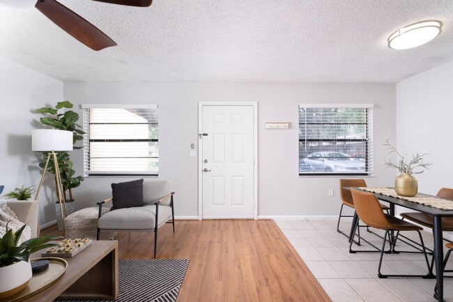 Building Photo - 3331 NW 21st Dr