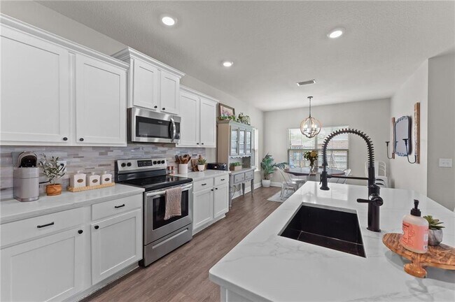 Building Photo - 6346 Blueberry court