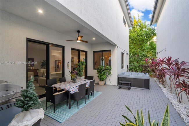 Building Photo - 4363 NW 81st Ave