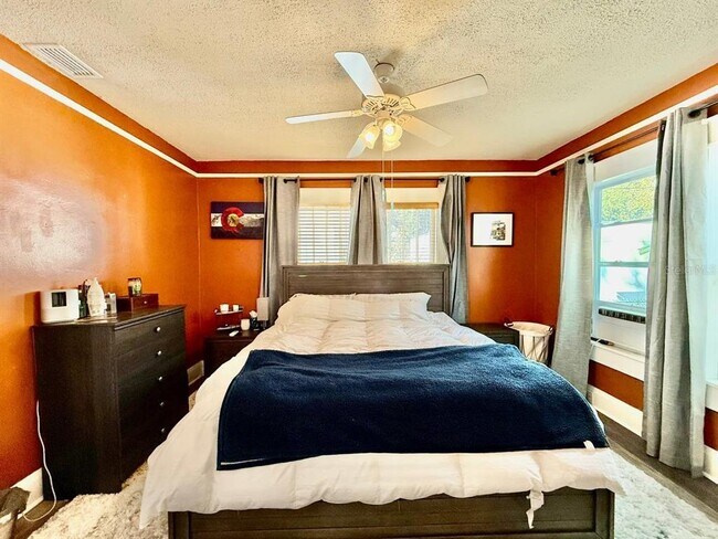 Building Photo - 3805 N Arlington Ave