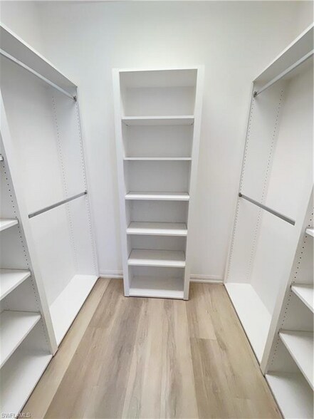 Building Photo - 6065 Islandwalk Blvd