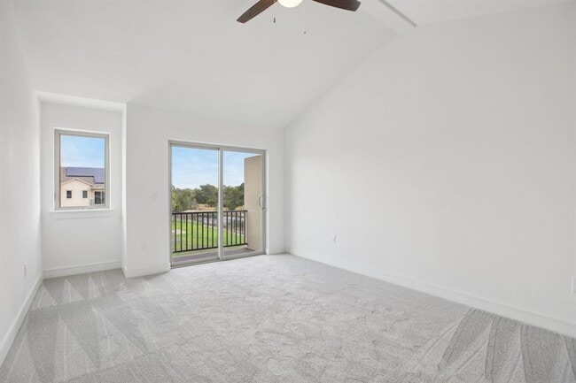 Building Photo - 302 Tesla Cir