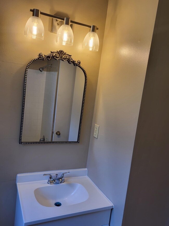 Building Photo - 4136 Raintree Cove