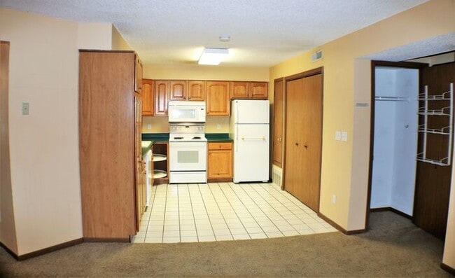 Building Photo - $1,150 | 2 Bedroom, 1 Bathroom 2nd Floor Condo | NO Pets | Available for August 1st, 2026 Move in!