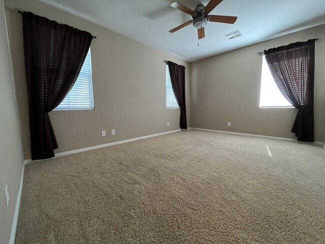Building Photo - 2 BED / 2 BA - ALL APPLIANCES - COMMUNITY ...