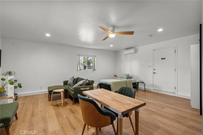Building Photo - 19539 Gault St
