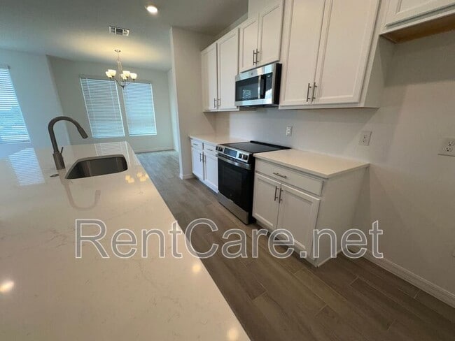 Building Photo - 6541 Cyrils Dr