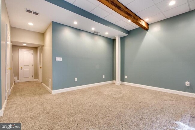 Building Photo - 3400 Oak W Dr