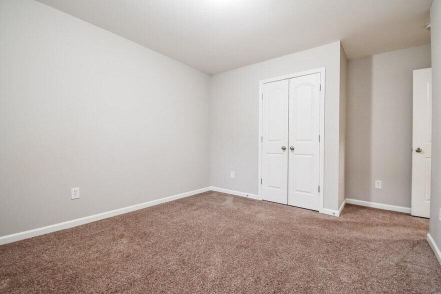 Building Photo - 54 Camden Way