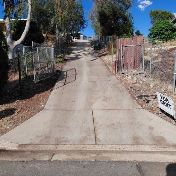 Building Photo - 33276 Homestead Ln