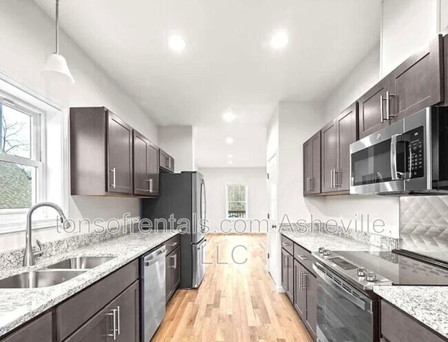 Building Photo - 7 Berry Crst Ln