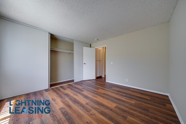 Building Photo - 10250 Commerce Ave