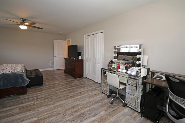 Building Photo - 224 Spring Run Ln