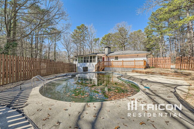 Building Photo - 1695 Virginia Cir