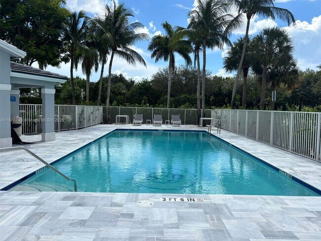 Building Photo - 16207 Sierra Palms Dr