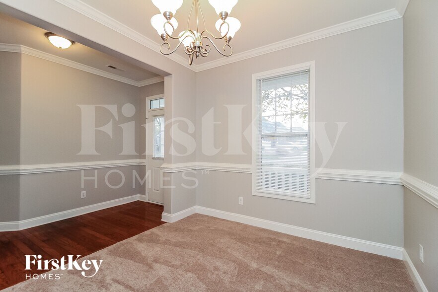 Building Photo - 112 Waverly St