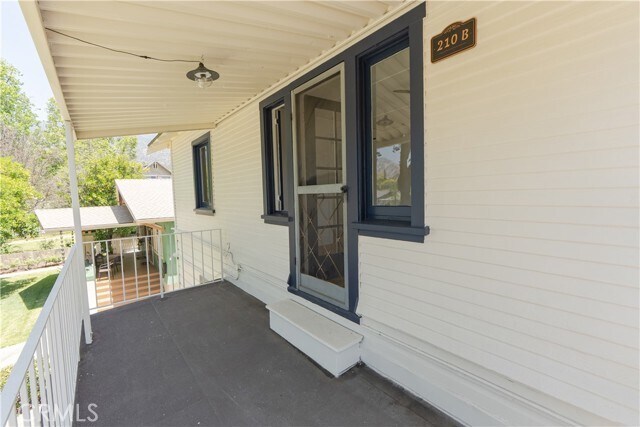 Building Photo - 210 N Encinitas Ave