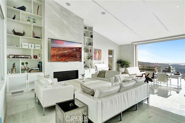 Building Photo - 28405 Via Acero