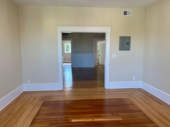 Building Photo - 119 Rockland St