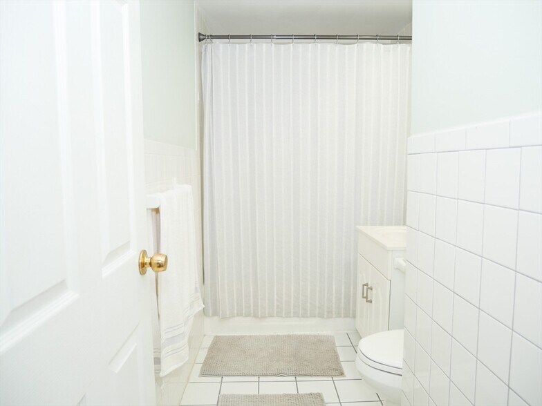 Building Photo - 43 E Springfield St