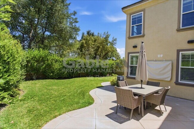 Building Photo - 26882 Greenleaf Ct