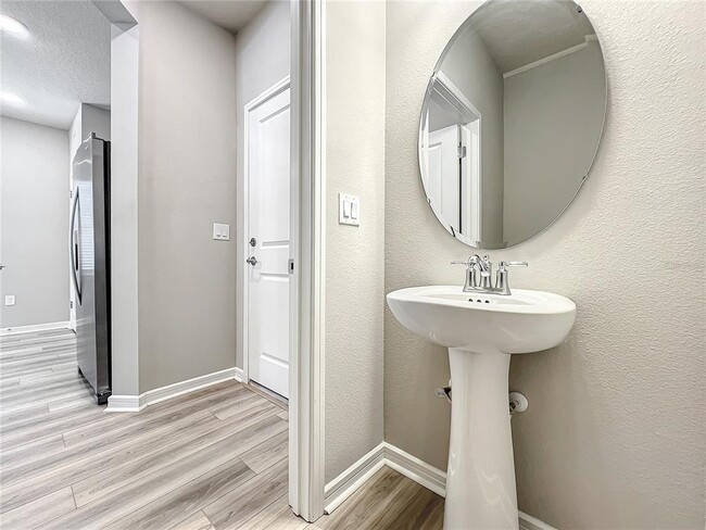 Building Photo - 1957 Canny Cv