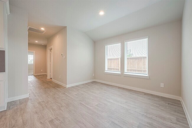 Building Photo - 2920 Gunnersbury Dr