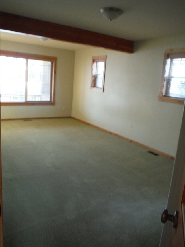 Building Photo - Gorgeous 3 Bedroom Home in Elk Grove Commu...