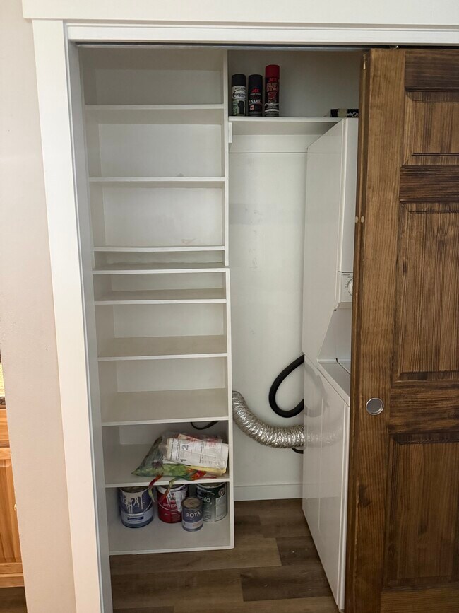 Building Photo - 1210 Avenida Del Sol