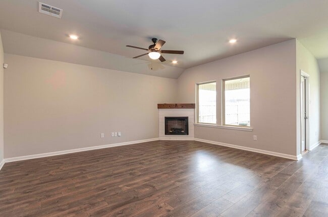 Building Photo - 4 bedroom home for rent in Youngsville