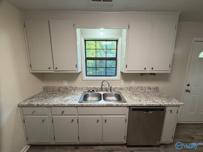 Building Photo - 1306 Sparkman St NW