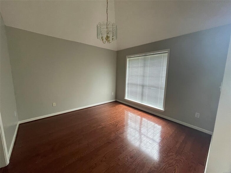 Building Photo - 1005 David Dr