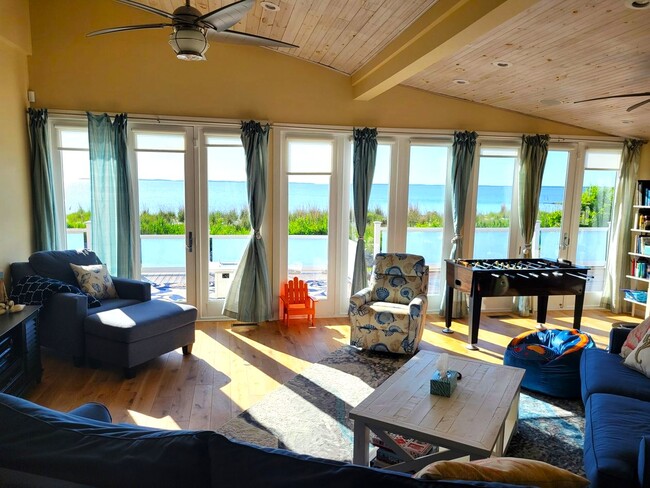 Building Photo - 8034 Riverview Rd