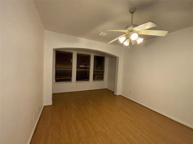 Building Photo - 1005 Leoti Ln