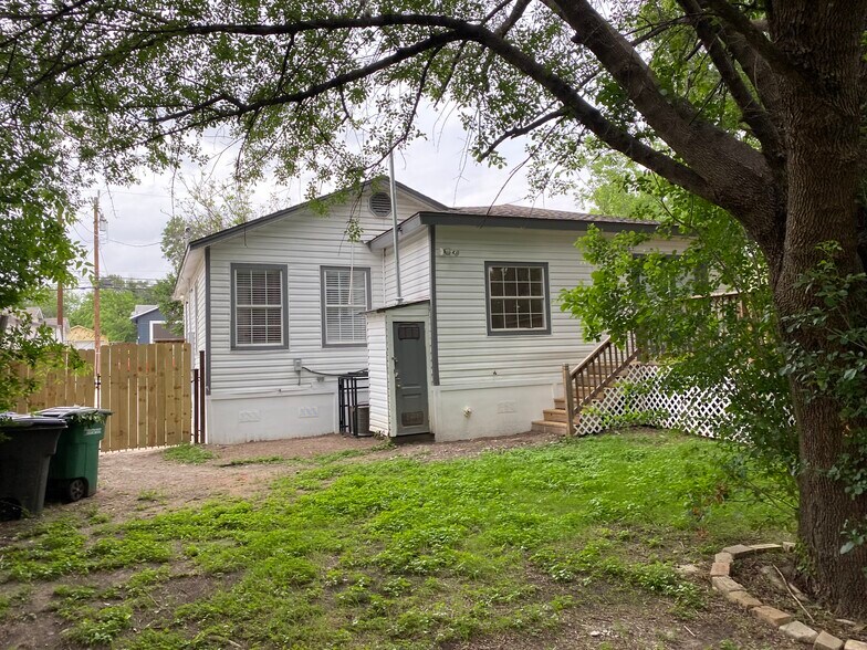 Building Photo - 2118 Burnet St