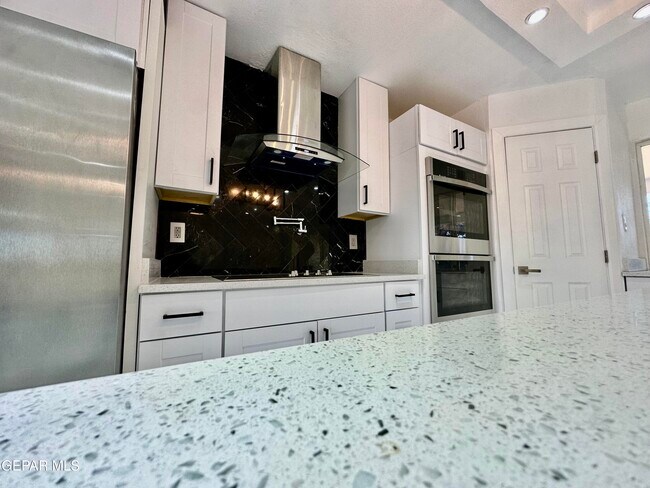 Building Photo - 6332 El Risco St