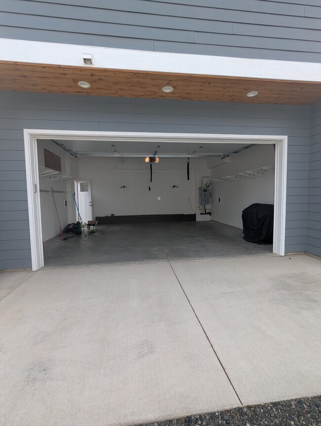 Building Photo - 402 NW 12th St