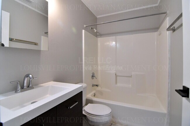 Building Photo - 1423 E Breckinridge St