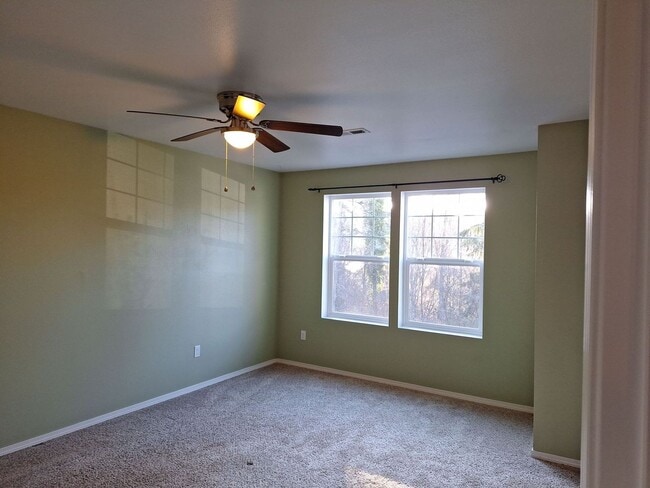 Building Photo - Central Valley Area - 2 Story Home (3Bed, 2.5 Bath)