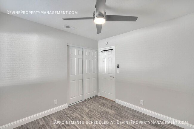 Building Photo - 9814 Hibiscus Ct