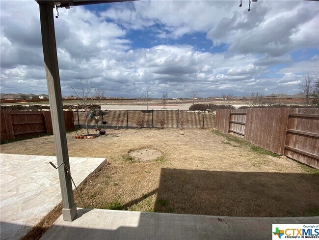 Building Photo - 180 Martha Dr