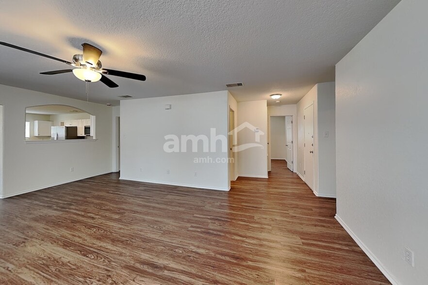 Building Photo - 9210 Laguna Falls