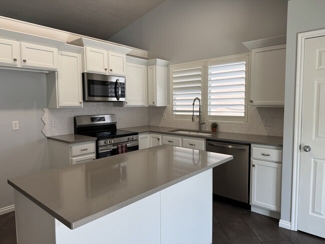 Building Photo - 4931 W Berry Creek Dr